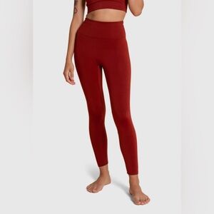 Girlfriend Collective Luxe Leggings in limited color Bordeaux